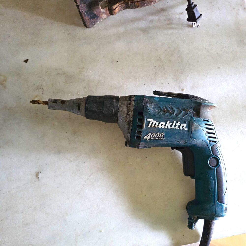 Makita FS4200 Corded Drywall Screwdriver 120V 0-4000 RPM Pistol Blue